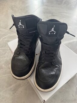 AIR JORDAN 1 MID