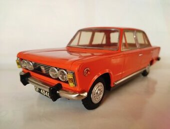 stará hračka Poľský Fiat 125p - 1