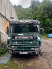 Scania lesovoz 124 420