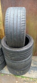 Predám letné pneu Michelin 295/35r19