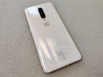 Oneplus 7 Pro.  8gb+3gb/256gb.  Smotanová pekná metalíza.