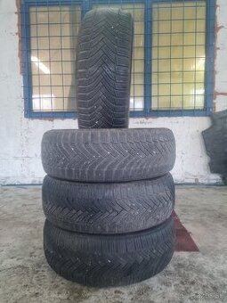 225/55 R17