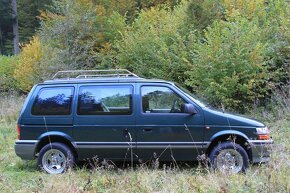 / REZERVOVANÉ / 2x Chrysler Voyager ES