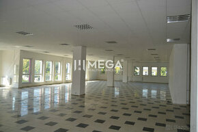 PRENÁJOM-Obchodný priestor v centre mesta Humenné-420m2 - 1