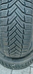 Predám 2 zimné pneumatiky 185/65 R15 92T Michelin - 1