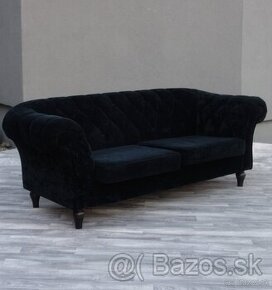 Pohovka inšpirovaná štýlom ” CHESTERFIELD “.