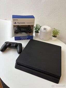 Predám Playstation 4 Slim 500 GB