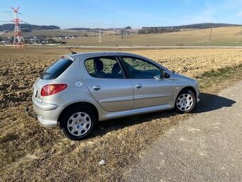 Predam Peugeot 206, 1.4 benzín, klima