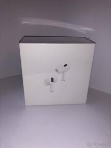 Apple AirPods Pro (2. generácie) s MagSafe puzdrom (USB-C) - 1