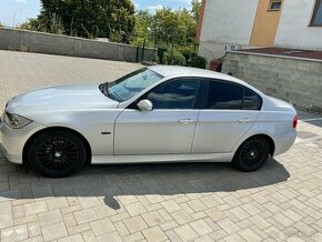 Predám BMW E90 320i - 1