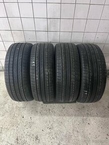 Pneu 235/55 R18 - 1