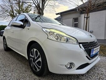 Peugeot 208 1.2 PureTech Style, Mesačne: 112€