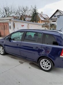 Zafira 7miestne.lpg