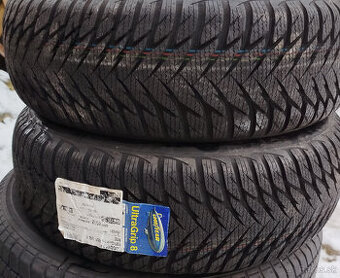 Predam nepoužite zimne pneu 195/60R15 Goodyear ultragrip 8 l