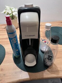 Sodastream plus fľašky a CO bombicka