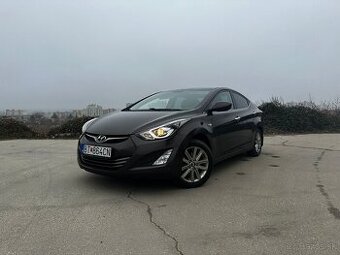 Hyundai Elantra - 1