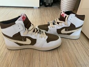 Air Jordan 1 High Travis Scott Reverse Mocha Fake - 1