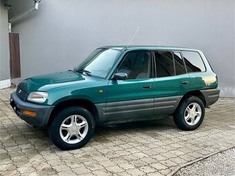 TOYOTA RAV 4 2,0i 4x4 +UZAVIERKA 5 dverove