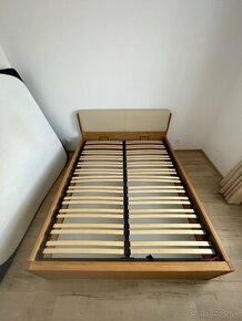 Manželská posteľ z masívu(160x200cm)