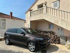 Audi Q7 4.2 tdi AT8