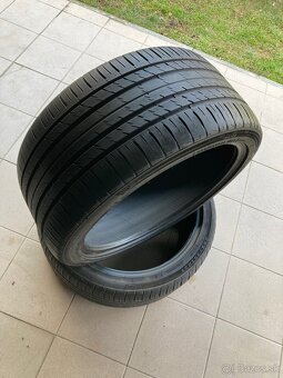 Letne pneu 295/35 R21