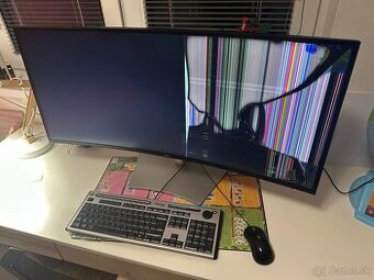 Dell LCD U3821DW poškodený