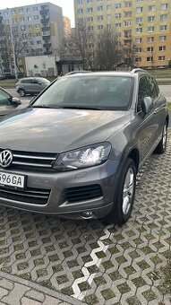 Volkswagen Touareg - 1