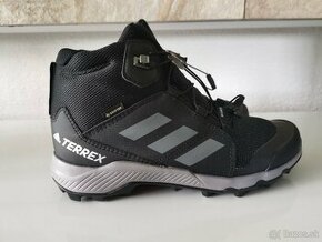 ADIDAS TERREX Mid JR GTX CORE Pôvodná cena:78,90EUR  Tenisky