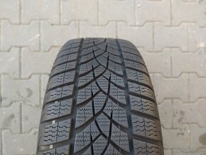 Zimné pneu Goodyear Ultragrip Performance 205/55 R16