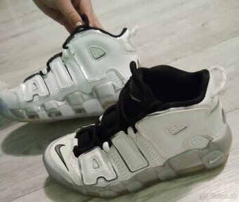 Nike Air more uptempo  38.5