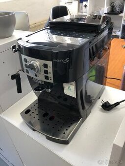 DELONGHI magnifica  ECAM  s ročnou zárukou