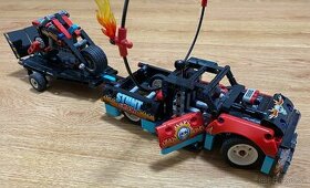- - - LEGO Technic - kaskaderska Stunt Show (42106) - - - - 1