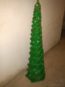 Vianočný stromček z papierových roliek