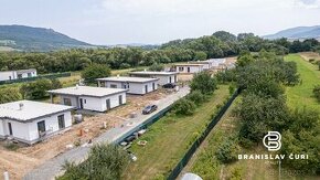 Stavebný pozemok 300 m pri Prešove, 564 m2, IS na pozemku