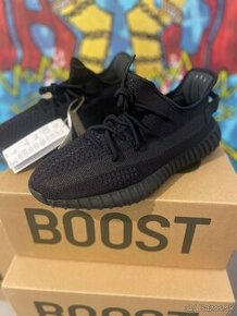 Yeezy 350 v2 Onyx velkosť 42