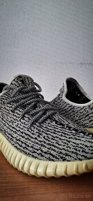 • Adidas Yeezy veľkosti 42 "zebra" •