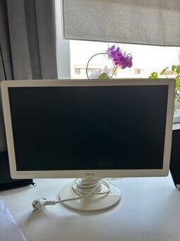 Predám funkčný monitor Benq - 1