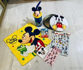 Mickey fľaška so slamkou + uteráčik a nálepky