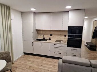 Na prenájom 2 izbový apartmán, rezidencia Haulíkova, Trnava