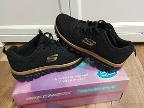 Skechers