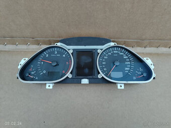 tachometer audi a6 c6 3.0  4F0920900S  85