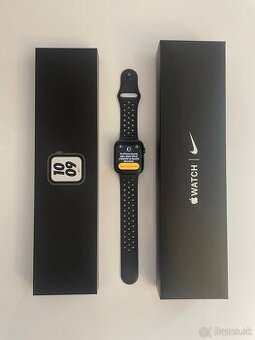 Apple Watch Nike SE 44mm Space Grey - 1