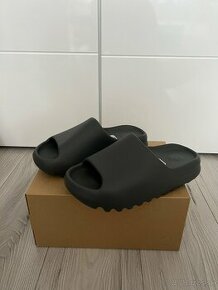 Adidas Yeezy slides, Granite (sivá) 42 - 1