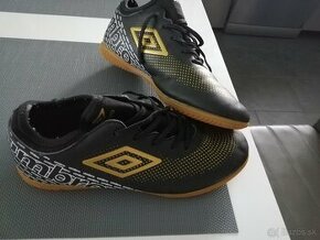 Halovky umbro vel. 36