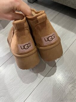 Dámske UGG camel