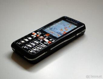 Sony Ericsson G502