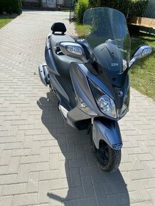 Prenajom skútra SYM GTS125i