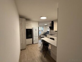 2 izb. zariadený apartmán, ŠUSTEKOVA ul.