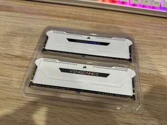 16GB DDR4 ram pamate corsair 3200Mhz