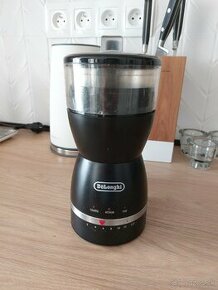 Mlynček na kávu DeLonghi